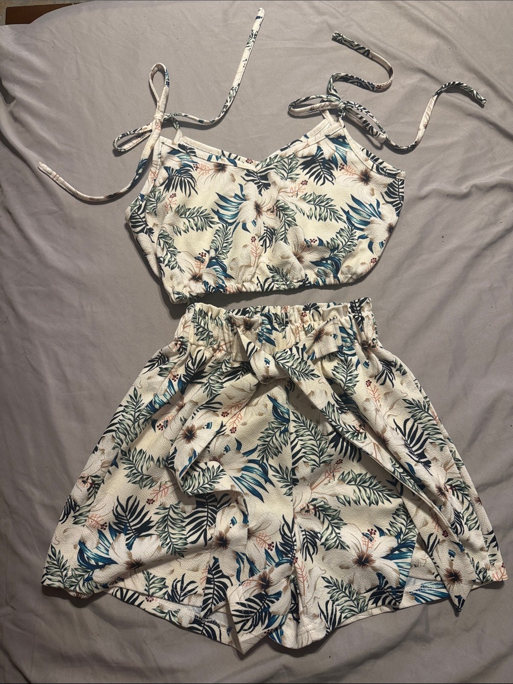 Floral Tie-Waist Crop Top & Shorts Set - Cream/Blue